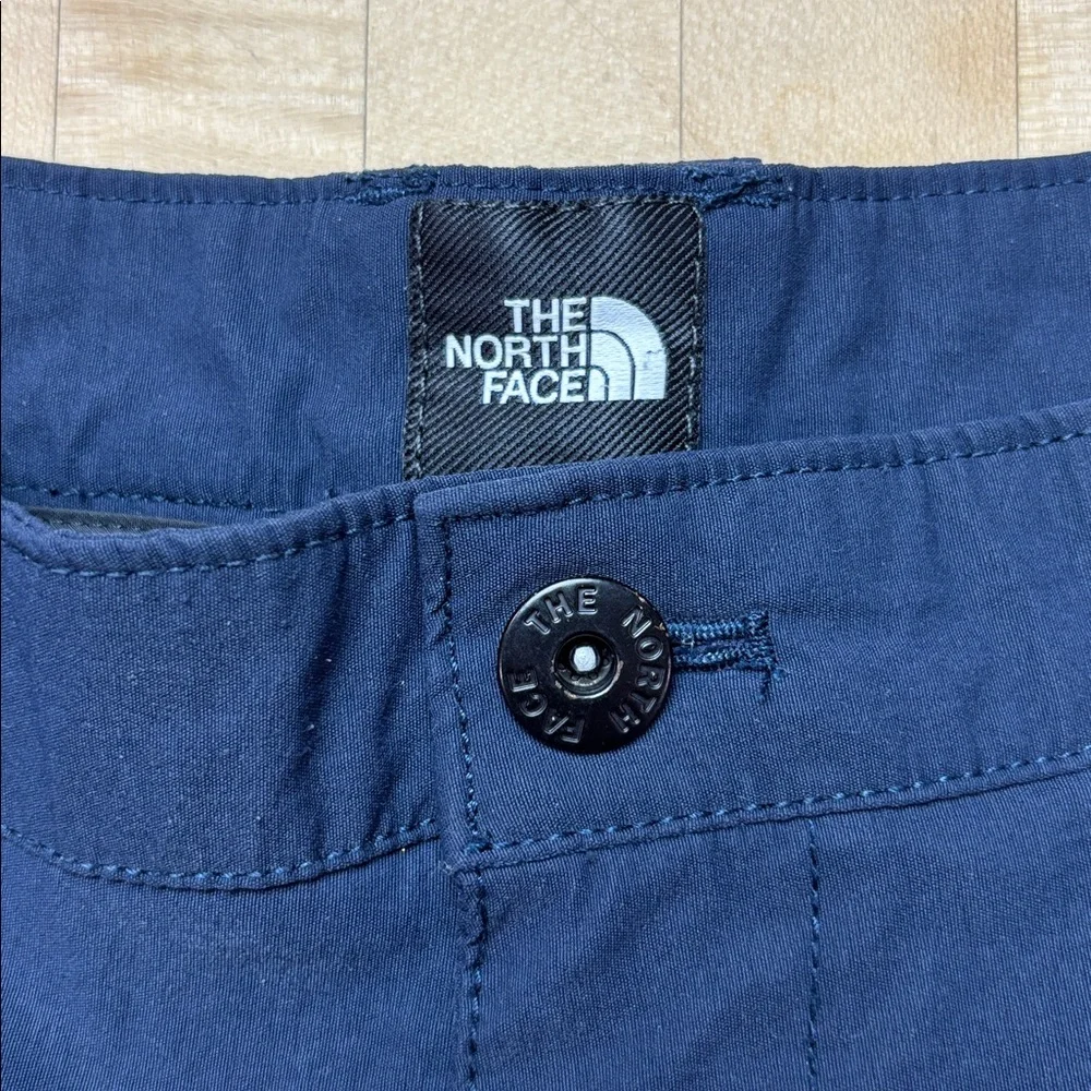 The North‎ Face Shorts Men's Size 40 Blue Active Outdoor Hiking